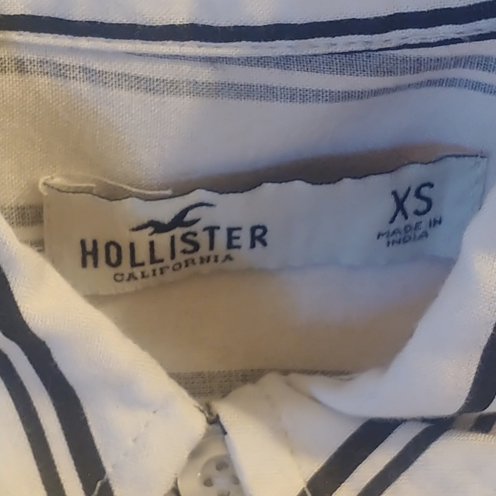 Hollister Striped Button-Down Crop Knot Shirt - Picture 2 of 4
